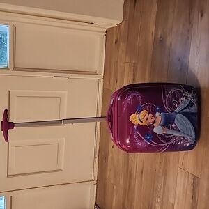 Heys child rolling suitcase in Disneys Cinderella